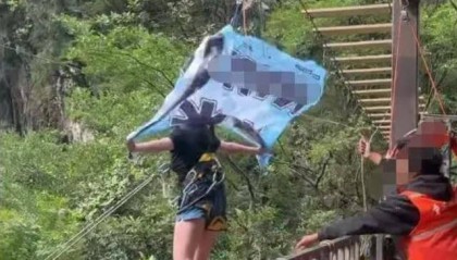 少女五声“没绑紧”拦不住秋千坠亡 赔偿协议盖不住舆论追问