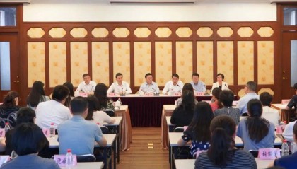 上海市委决定:杨咏梅履新职