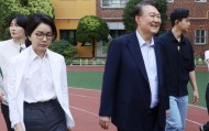 尹锡悦夫妇现身韩国大选投票现场！对丑闻相关提问保持沉默