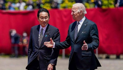 首席外汇事务官“被退休”，国际清算银行发出警告，日本在劫难逃