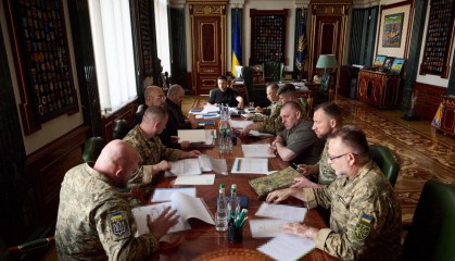 泽连斯基公开轰炸方案,美俄敢走错一步,乌军就要导弹雨包大饺子