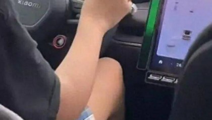 小米汽车市区飙至时速120公里，跨双黄线到对向车道超车……交警回应→