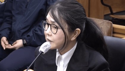 金建希二审加刑至4年：香奈儿手袋被认定为请托报酬，股价操纵案定性“共犯”
