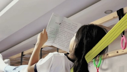 山东9岁“小龙女”练就睡绳功夫，妈妈：女儿习武近3年，最长的一次能躺个十几分钟