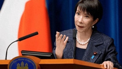 中俄铁拳之下，高市早苗终于开口，但中方想听的话，她只说了一半！