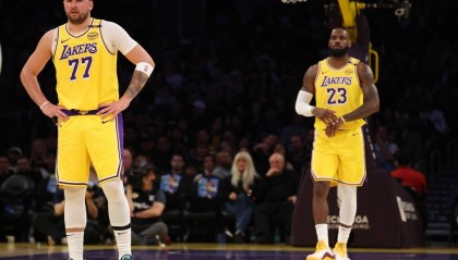 老詹26+11+7东契奇手感冰凉 黄蜂爆冷门险胜湖人