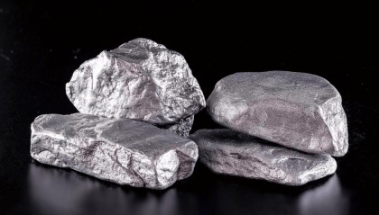 中方打到美痛处，不到24小时，一架专机落地北京，我外长当面摊牌