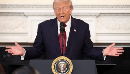 特朗普谈民主党选举压倒性胜利：我认为这对共和党不利