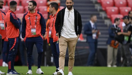 曼联盯上“神奇教头”以取代阿莫林，他亦是曼城的头号目标