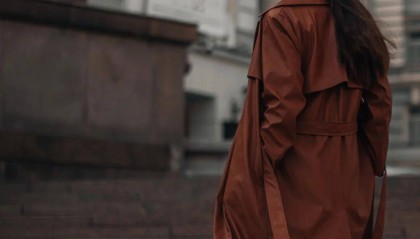 风衣后面那块“多余”的布有什么用?