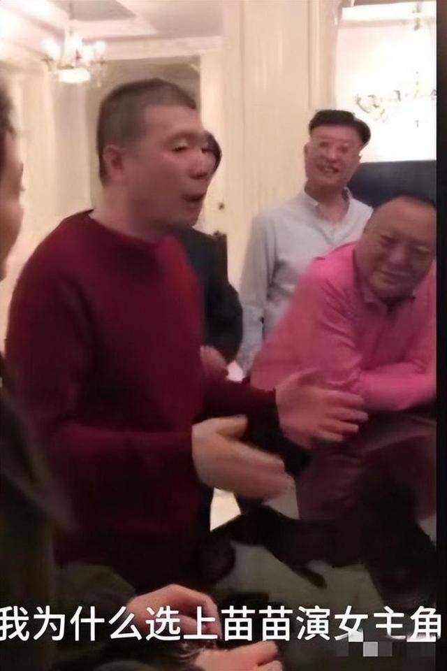 冯小刚直言：她太能装了，永远红不了，就更别提拿奖了