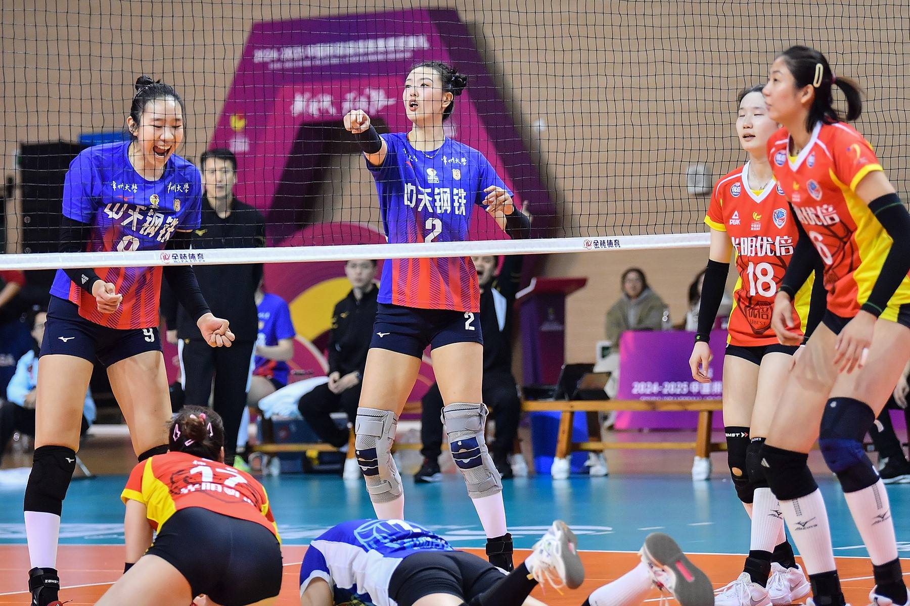 女排-张常宁18分江苏3-1登顶 庄宇珊23分福建3-0获第7