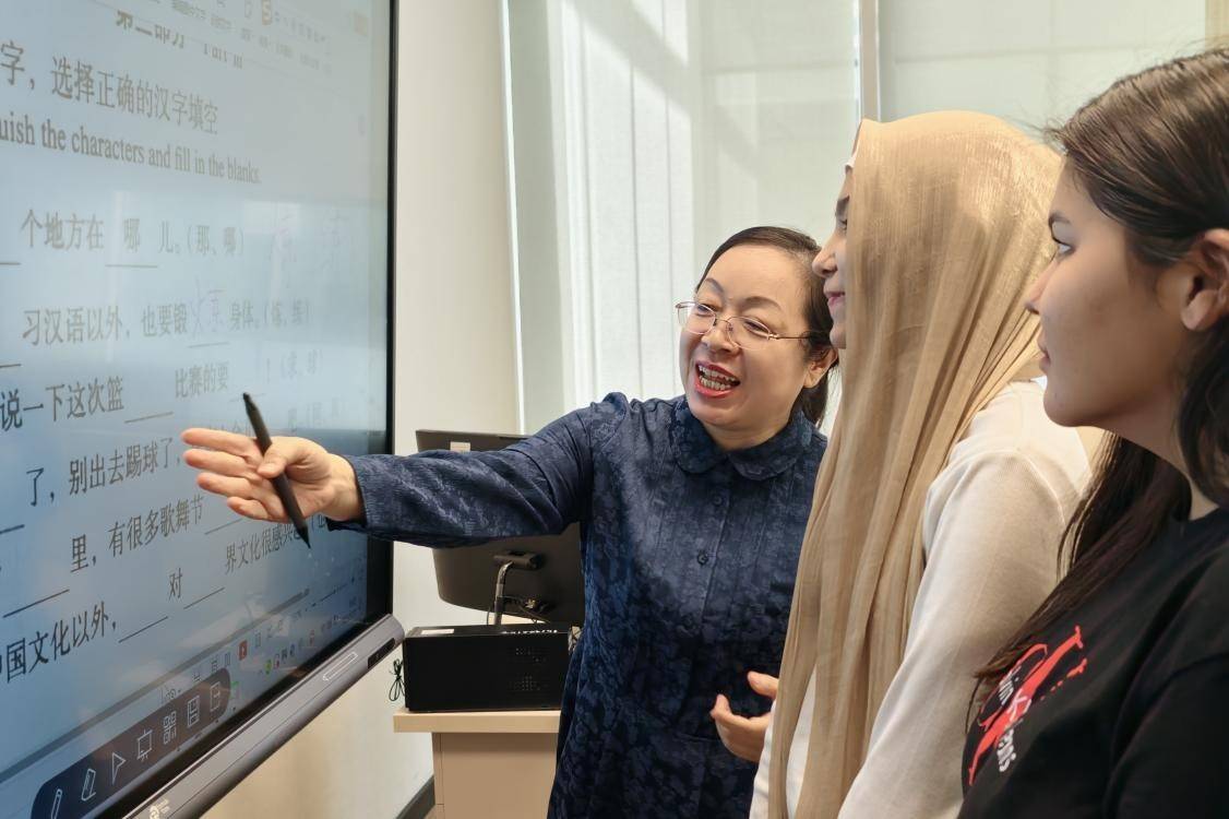 习主席的丝路故事丨习主席关心的哈萨克斯坦这所学校，现在咋样了？