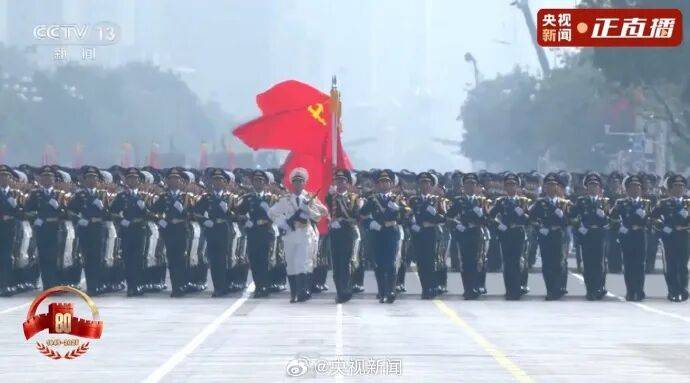 歼20S、DF61导弹，震撼亮相！三支兵种首次亮相天安门广场，空中梯队战机起飞