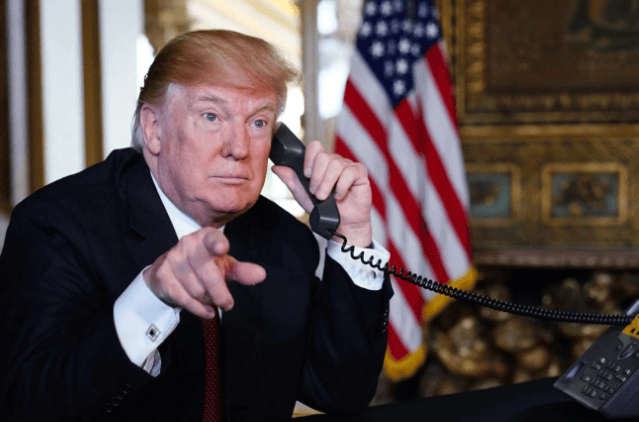 特朗普心急如焚,不仅对华“贸易战”要打输,还可能倒赔2万亿美元?白宫知道急也晚了