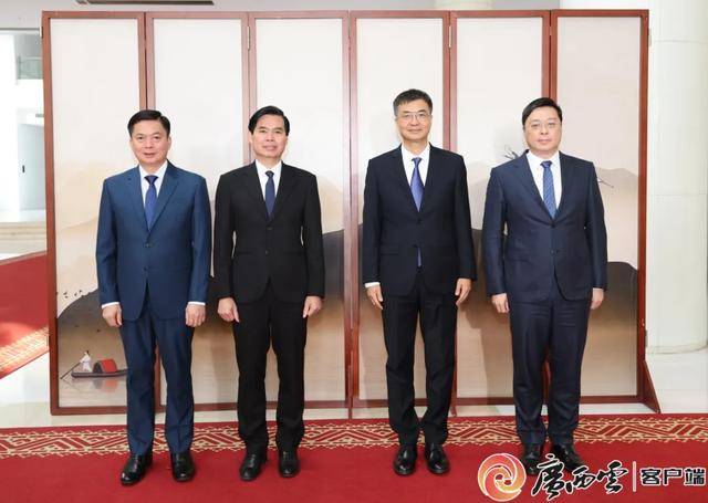 广西壮族自治区党委书记陈刚与越南谅山省委书记黄国庆会谈