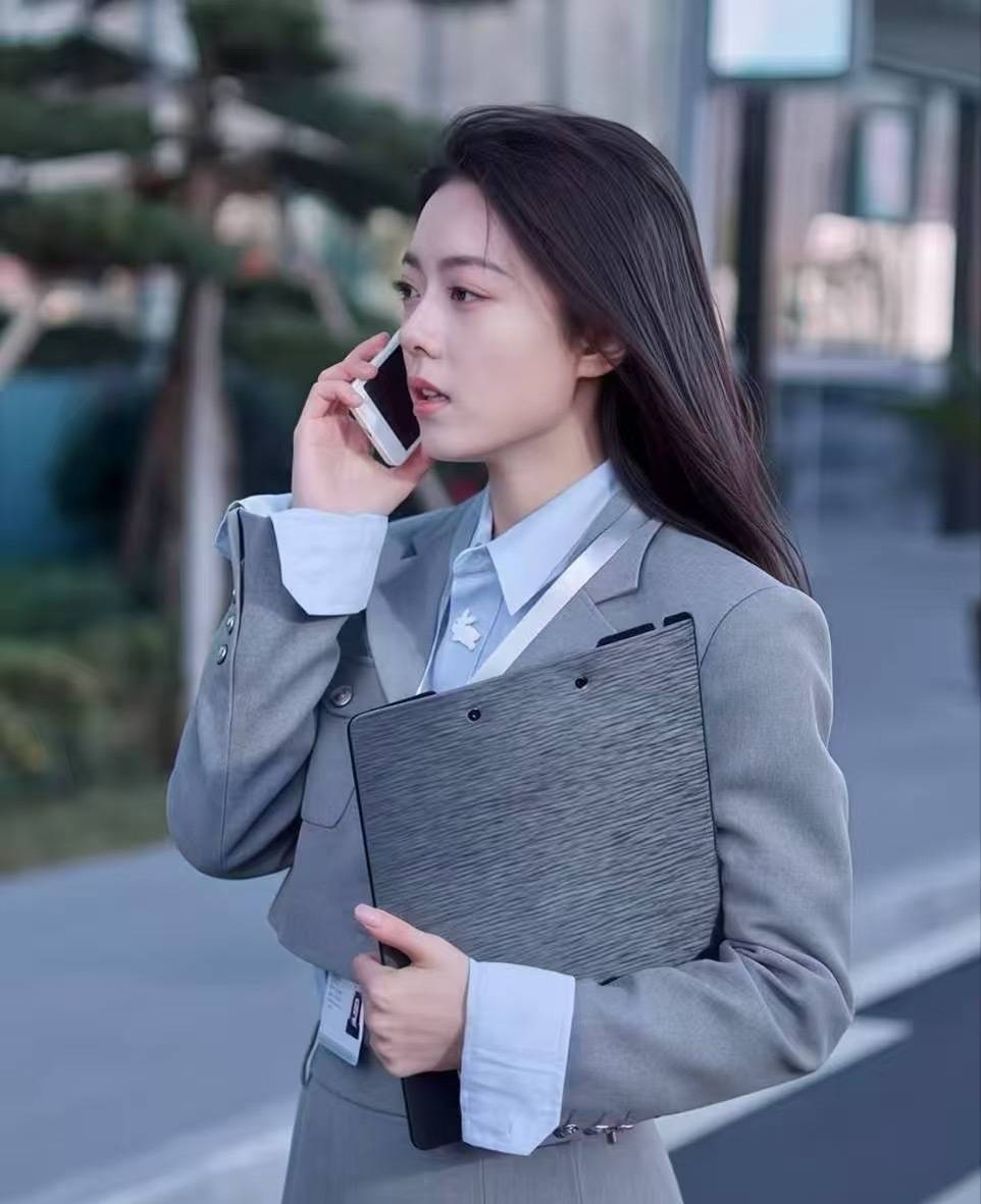 江浙沪富家女与企二代联姻如此甜，比撒糖戏码更有看头的是赵今麦的穿搭！