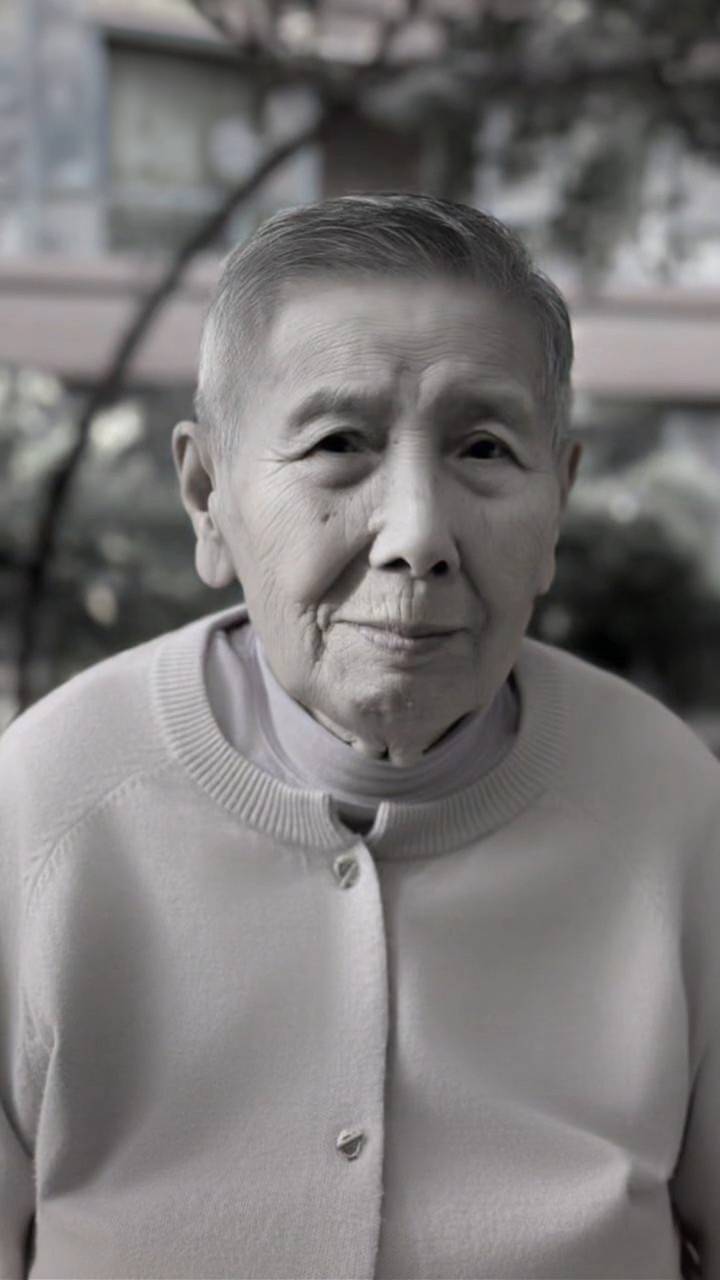 网红曹奶奶安详离世，享年94岁，生前患有阿尔茨海默病